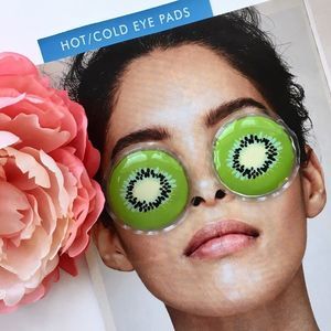 Cold or Warm Gel Soothing Eye Mask Pads, Cute Green Kiwi